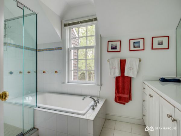 Hamptons Home 1020333