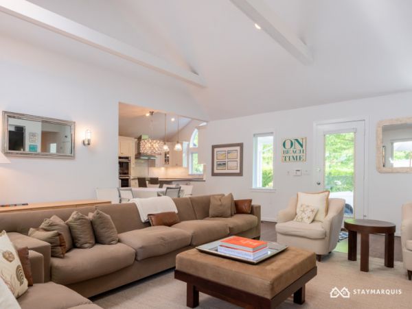 Hamptons Home 1020335