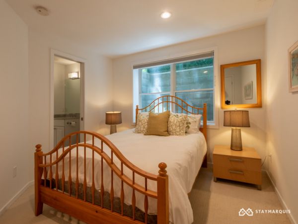 Hamptons Home 1020335
