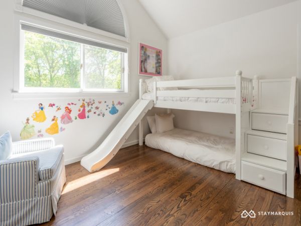 Hamptons Home 1020335