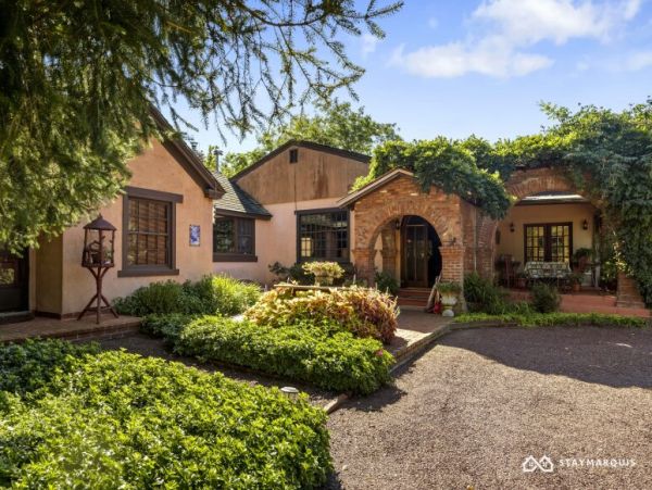 Hamptons Home 1020336