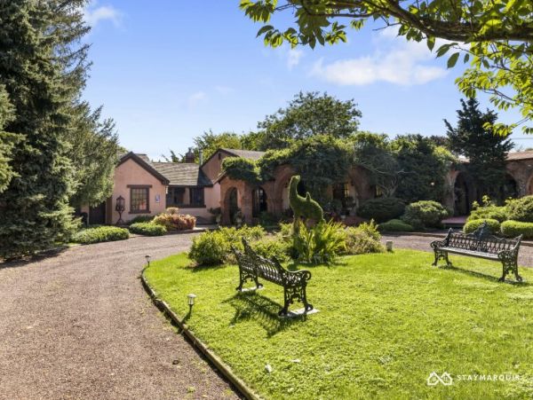 Hamptons Home 1020336