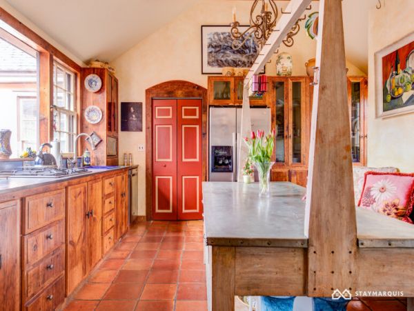 Hamptons Home 1020336