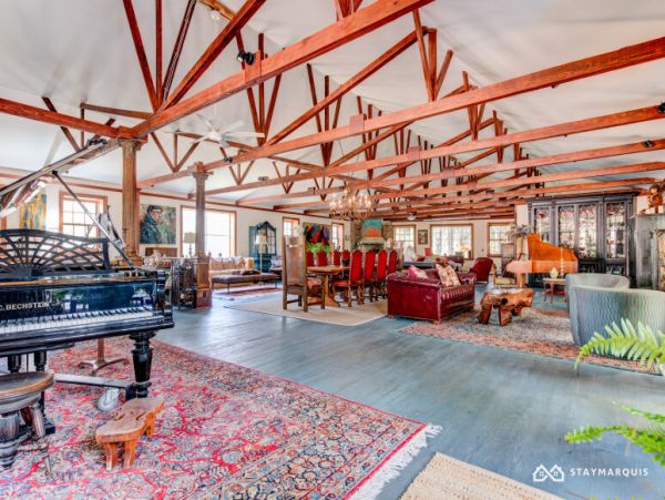Hamptons Home 1020336