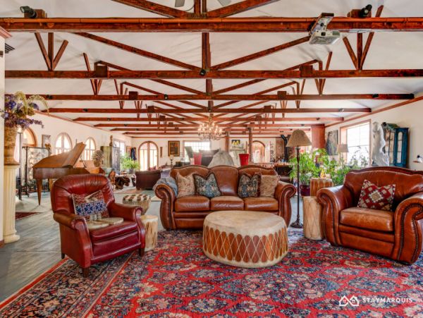 Hamptons Home 1020336