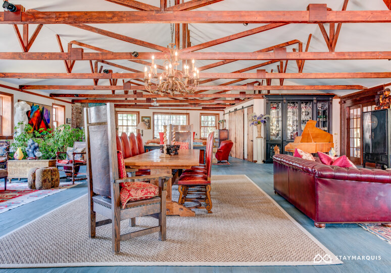 Hamptons Home 1020336