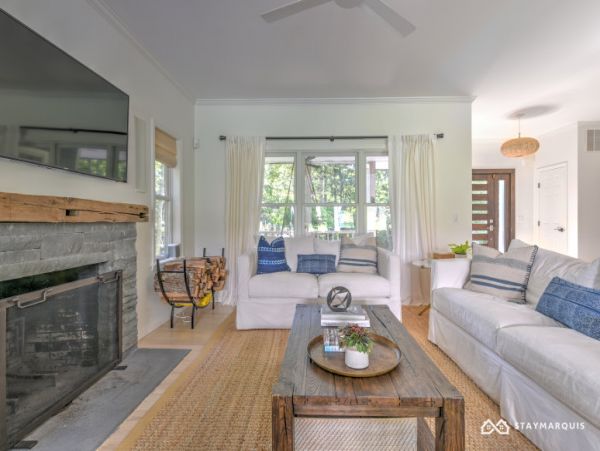 Hamptons Home 1020338