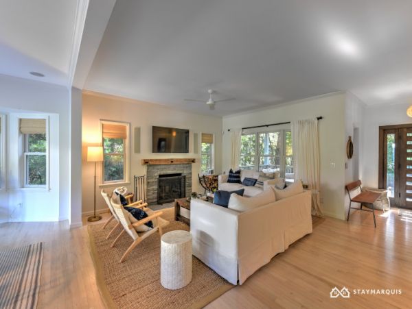 Hamptons Home 1020338