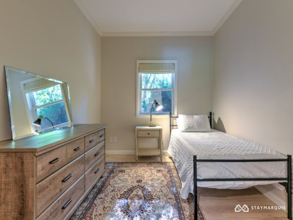 Hamptons Home 1020338