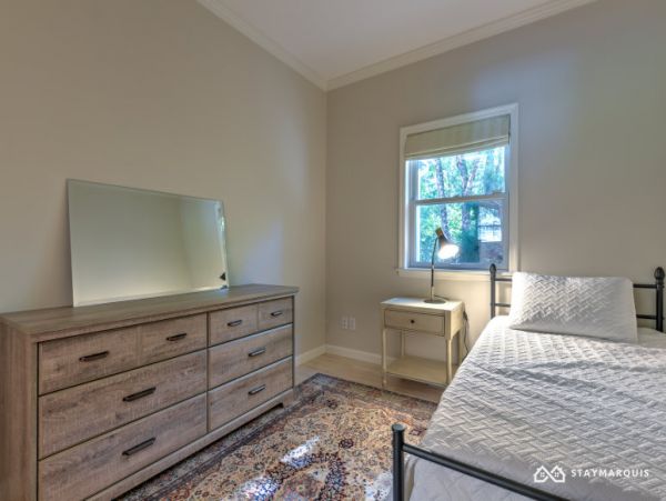 Hamptons Home 1020338