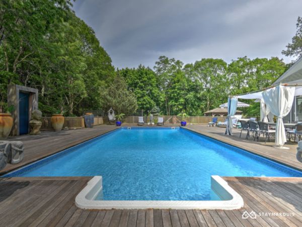 Hamptons Home 1020339