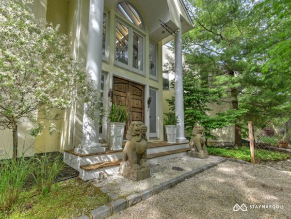 Hamptons Home 1020339