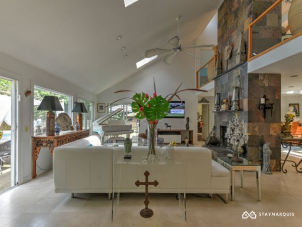 Hamptons Home 1020339