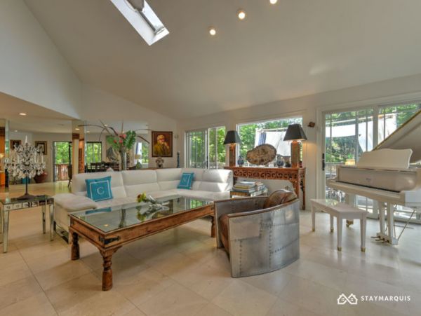 Hamptons Home 1020339