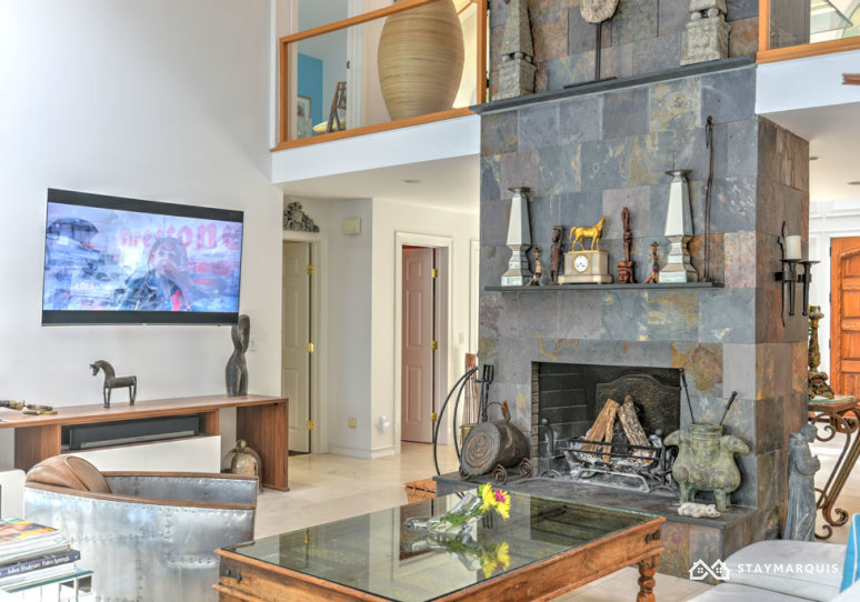 Hamptons Home 1020339
