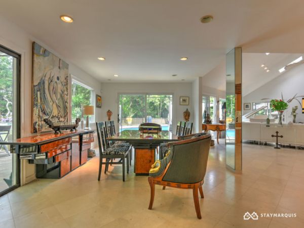 Hamptons Home 1020339