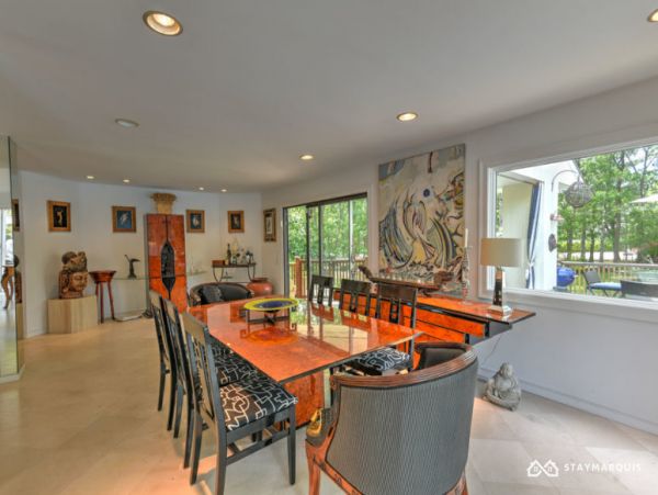 Hamptons Home 1020339