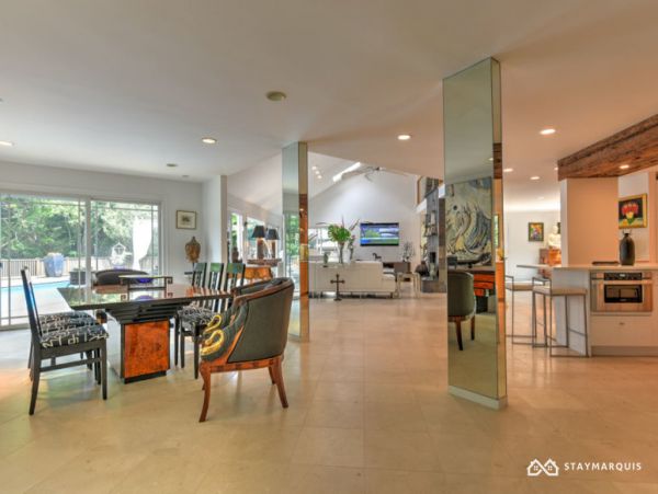 Hamptons Home 1020339
