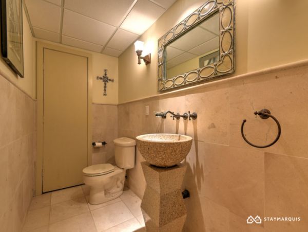 Hamptons Home 1020339