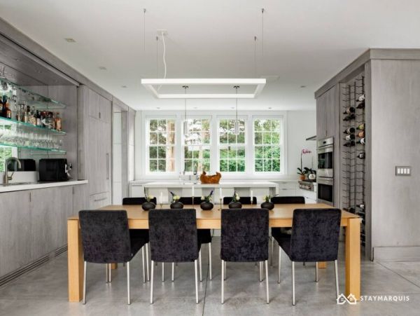 Hamptons Home 1020340