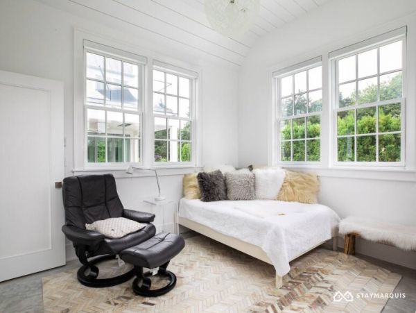 Hamptons Home 1020340