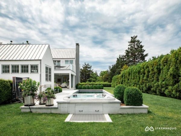 Hamptons Home 1020340