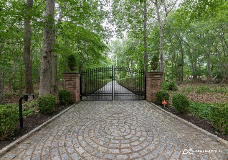 Hamptons Home 1020341