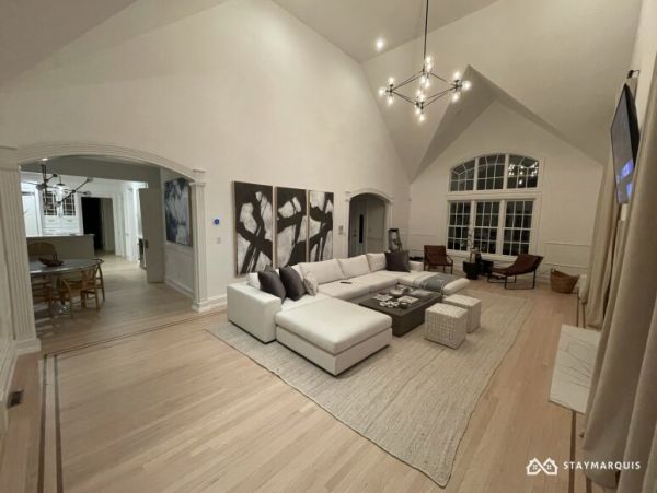 Hamptons Home 1020341