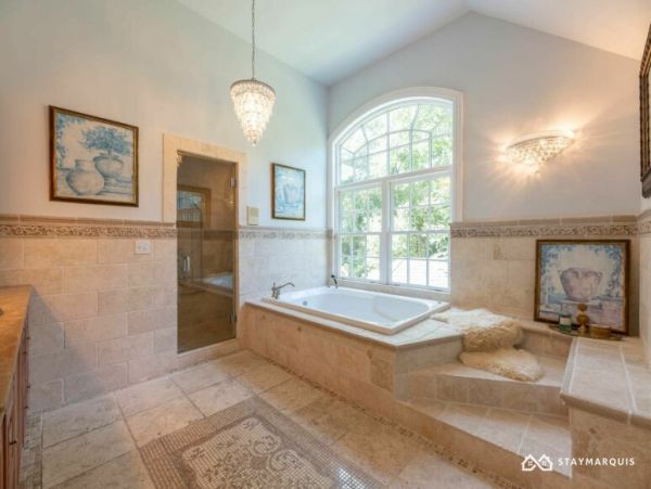 Hamptons Home 1020341