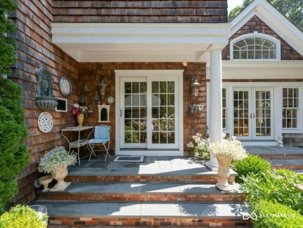 Hamptons Home 1020341