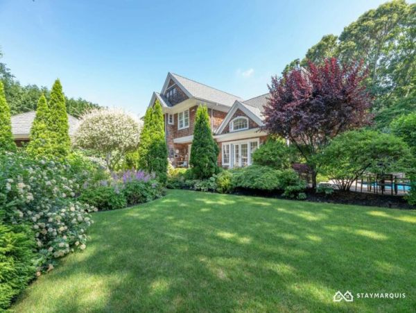 Hamptons Home 1020341