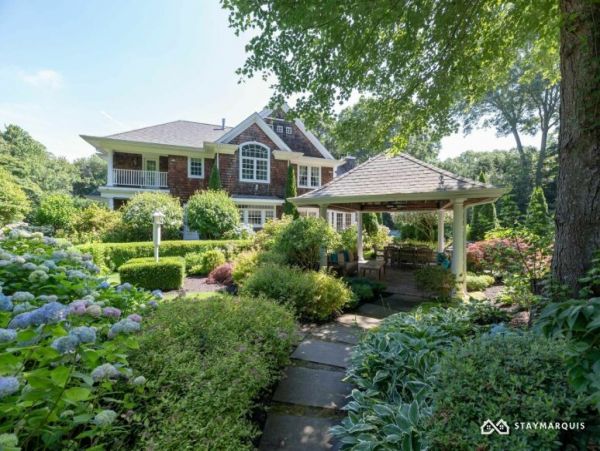 Hamptons Home 1020341