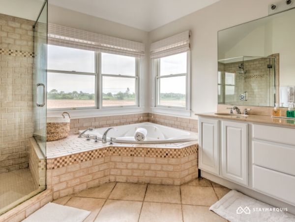 Hamptons Home 1020342