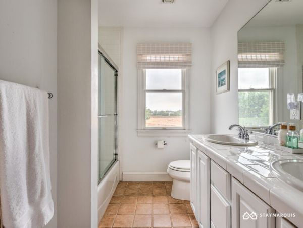 Hamptons Home 1020342