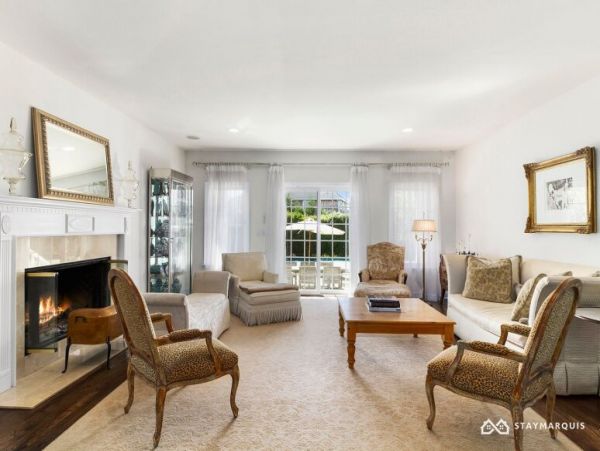 Hamptons Home 1020343