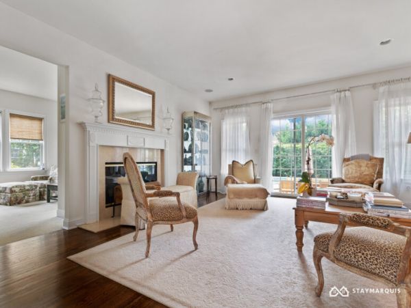 Hamptons Home 1020343