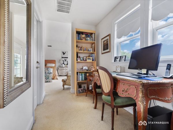 Hamptons Home 1020343