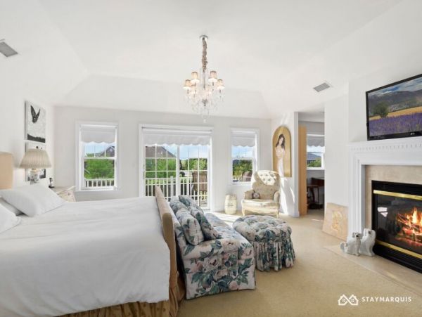 Hamptons Home 1020343