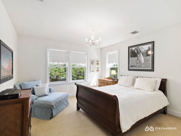 Hamptons Home 1020343