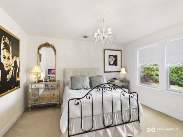 Hamptons Home 1020343