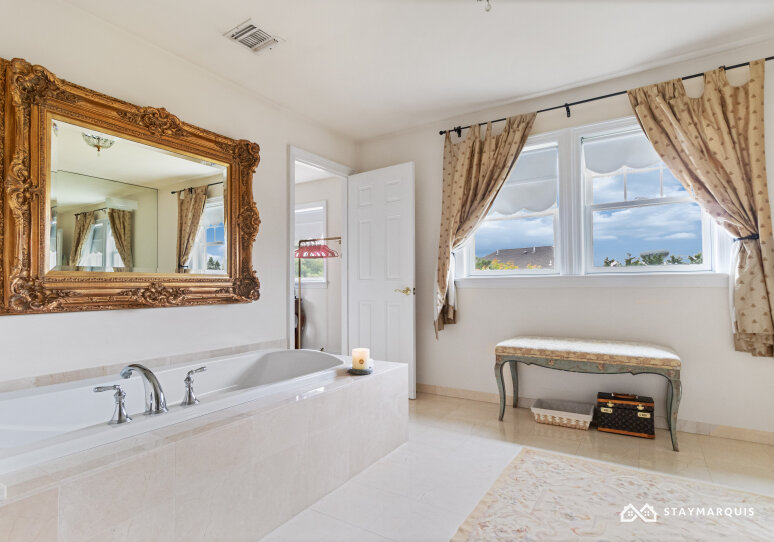 Hamptons Home 1020343