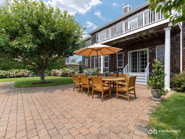 Hamptons Home 1020343