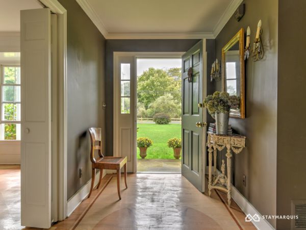 Hamptons Home 1020344