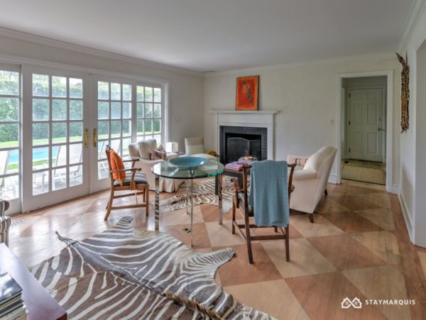 Hamptons Home 1020344