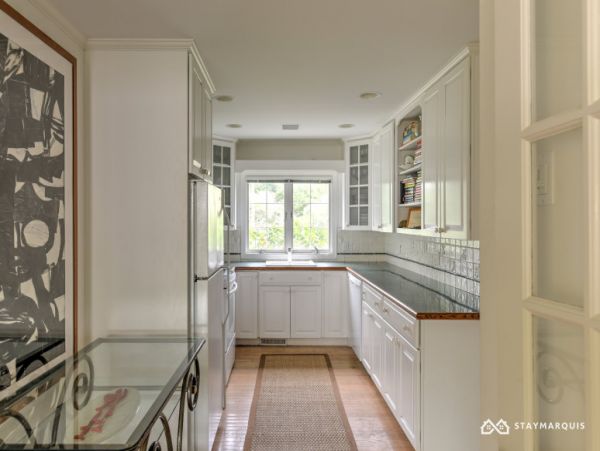 Hamptons Home 1020344