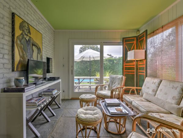 Hamptons Home 1020344