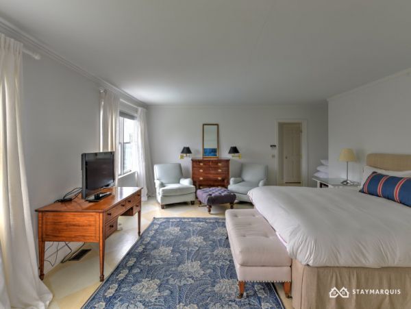 Hamptons Home 1020344