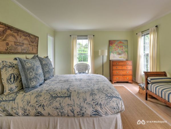 Hamptons Home 1020344