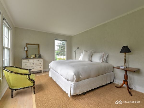 Hamptons Home 1020344