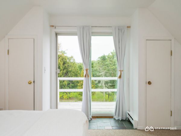 Hamptons Home 1020345